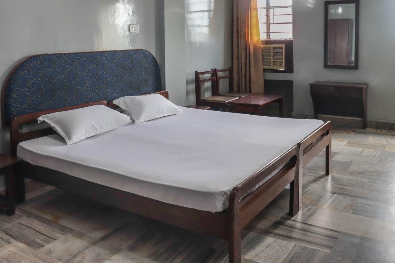 Spot On 49477 Hotel Galaxy Dimāpur Extérieur photo